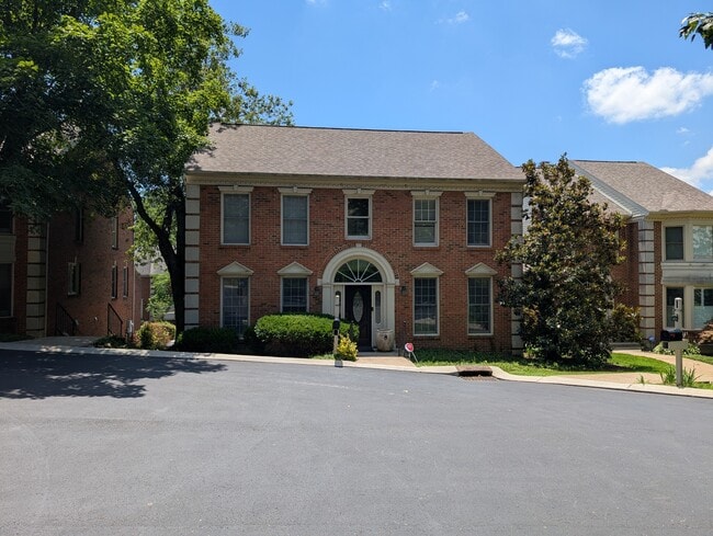 Photo - 407 Clairton Ct Townhome