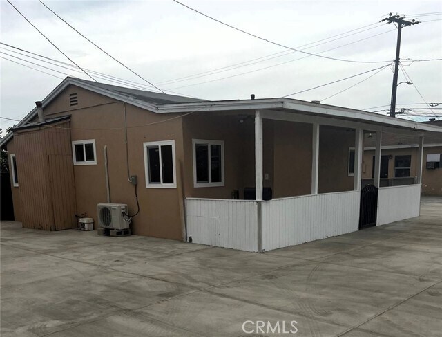 Building Photo - 2308 Sastre Ave