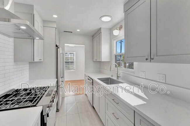 Foto del edificio - 8776 Jefferson Ave