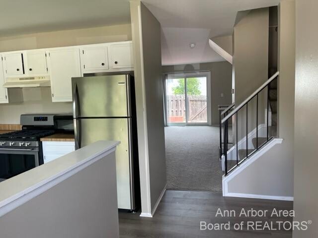 Building Photo - 3026 Bolgos Cir
