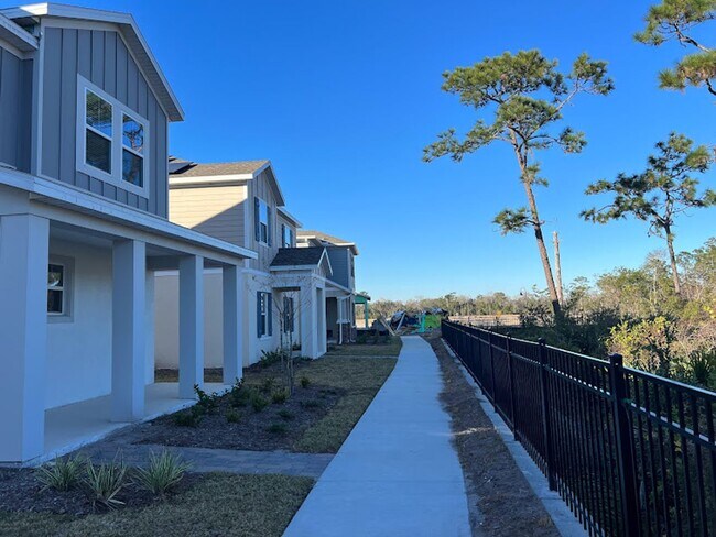 Building Photo - Newly built 3 Bedroom Home in Beautiful St...