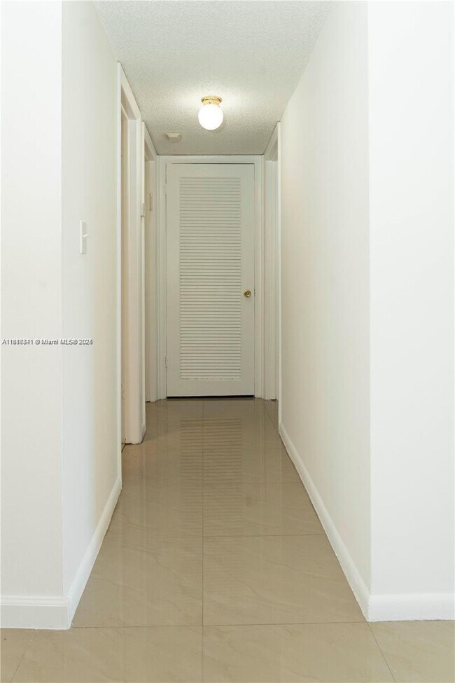 Foto del edificio - 5140 SW 40th Ave