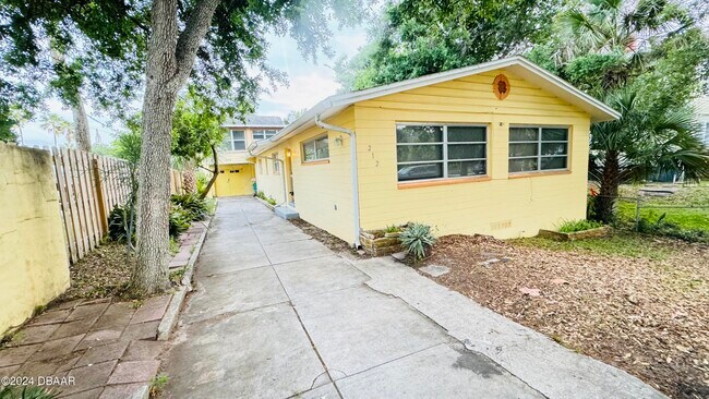 Building Photo - 212 Glenview Blvd