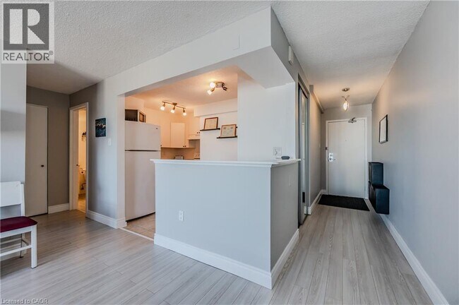 Photo du bâtiment - 64 Benton St