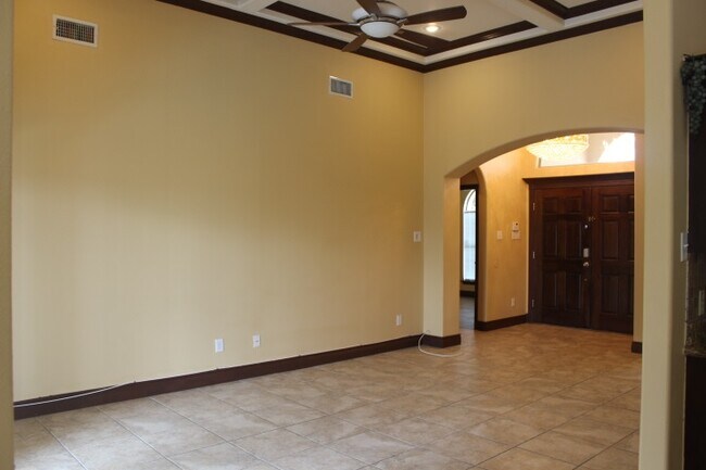 Building Photo - 2903 Fisher's Hill Loop
