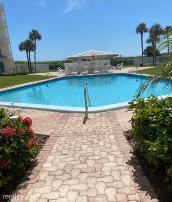 Building Photo - 2 br, 2 bath Condo - 4000 Ocean Beach Blvd