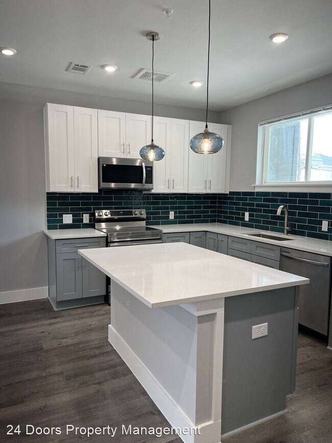 Building Photo - 6 br, 6.5 bath House - 3146 Forest Park Blvd