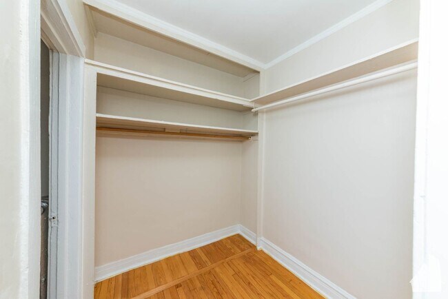 Foto del edificio - 1421 W Farwell Ave