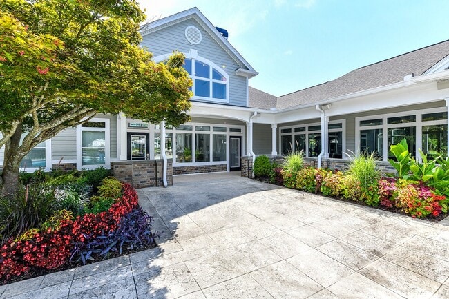 Building Photo - Avana North Point