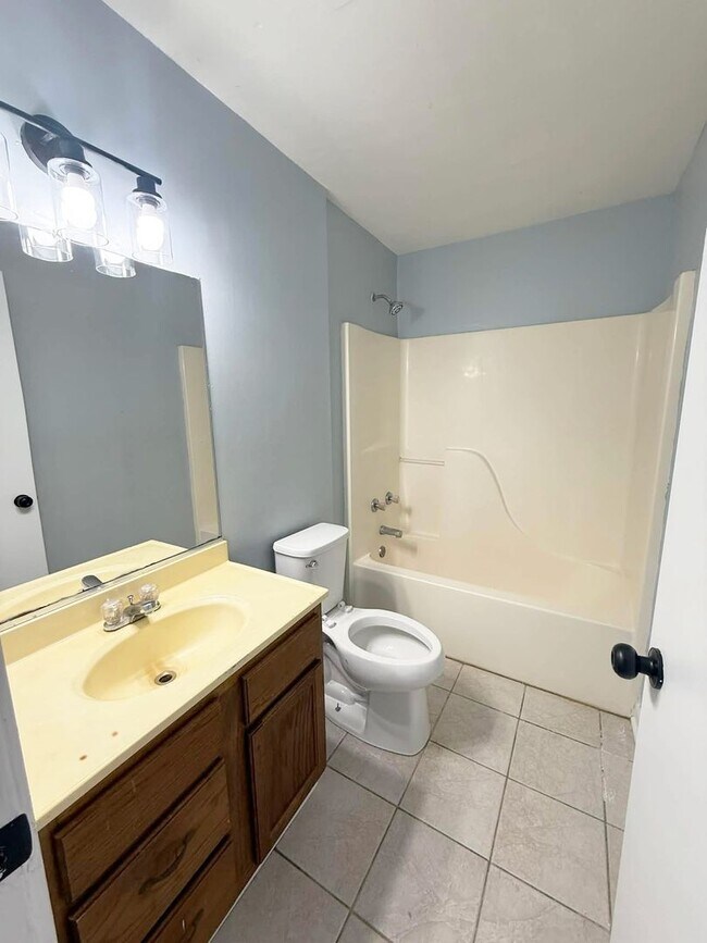 Foto del edificio - 2 Bed 1 Bath Close to Downtown