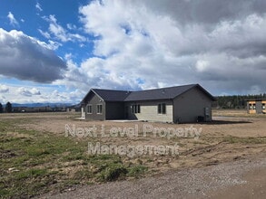 Building Photo - 1522 Trumble Creek Rd