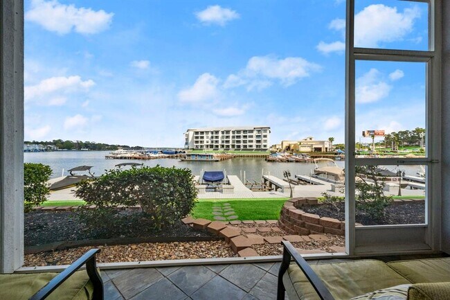 Foto del edificio - 168 Lake Point Blvd