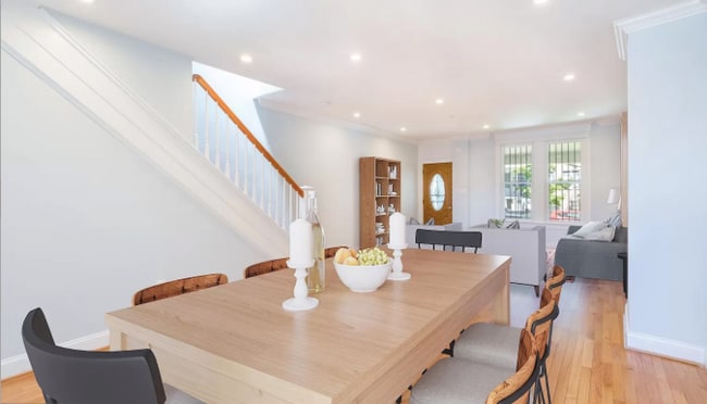 Building Photo - 624 Irving St NW