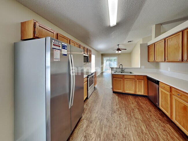 Building Photo - 1207 Stern Way