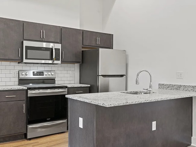 Photo - 109 E Broad St Apartment