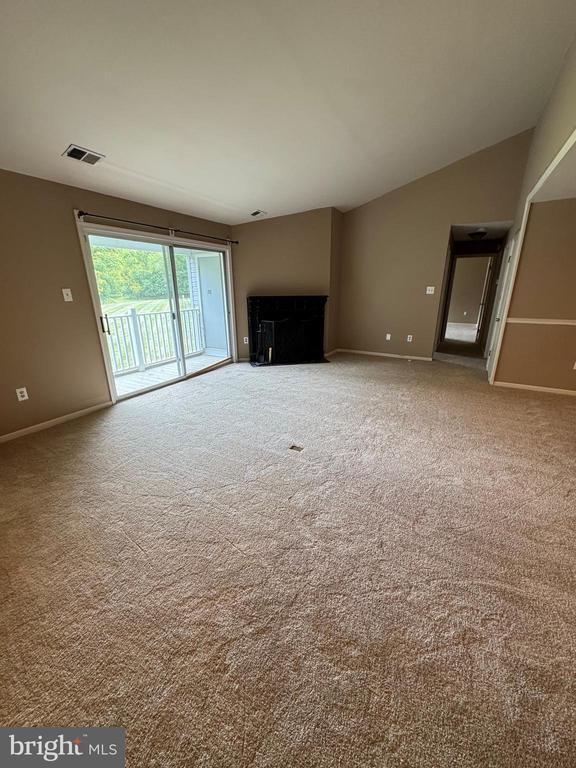 Building Photo - 906 Mews Dr
