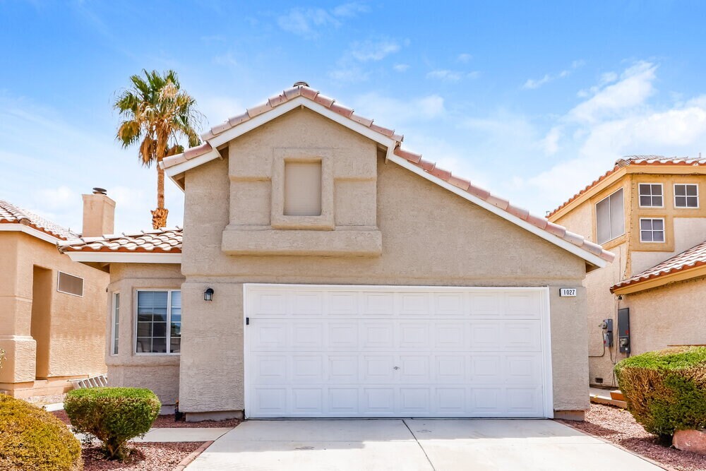 Primary Photo - 1027 Overture Dr