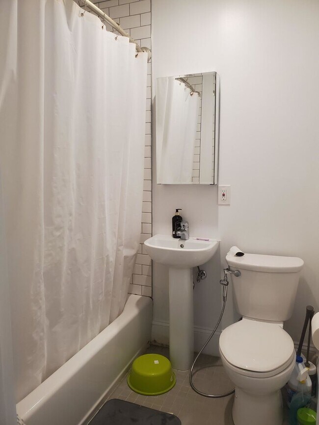 Foto del edificio - Gardner St Allston - 2bed / 1bath - No Fee...