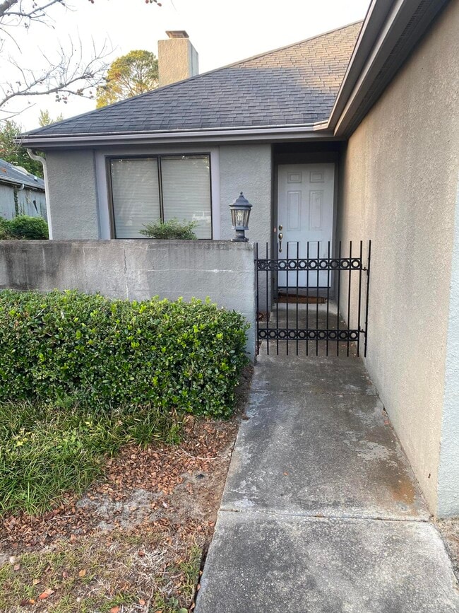 Building Photo - 2218 Graystone Dr