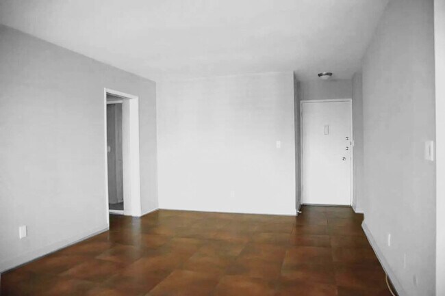 Sala de estar - 1233 N Flores St