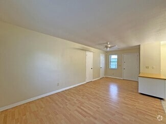 Building Photo - 1021 SE Monterey Rd