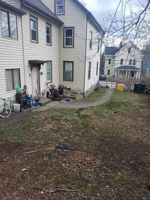 Primary Photo - 143 Poplar St