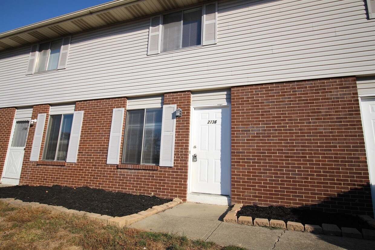 Primary Photo - 2736 Walden Bluff Ct