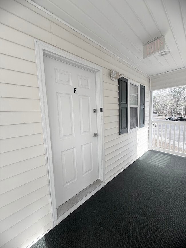 Foto del edificio - 469 White River Dr