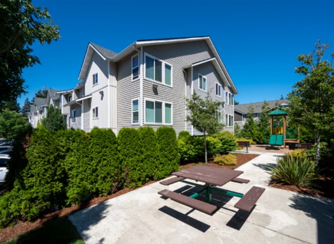 Building Photo - DubSea Apartments | Modern Apartment Homes w/ In-Unit Laundry