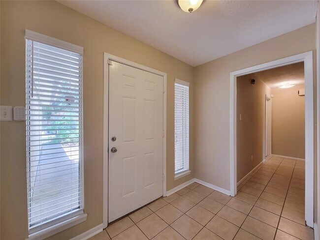 Building Photo - 16503 Gaeldom Dr