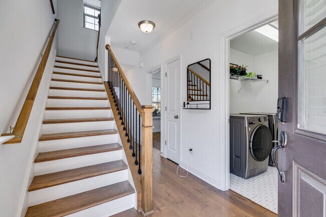 Building Photo - 1089 Kirkland Cir