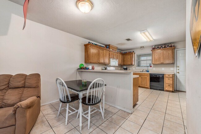 Building Photo - PRE-LEASE August 2026!! Great Location for...