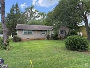 Building Photo - 3815 Woodlake Dr