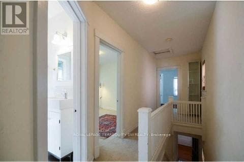 Building Photo - 979 Mt Pleasant Rd