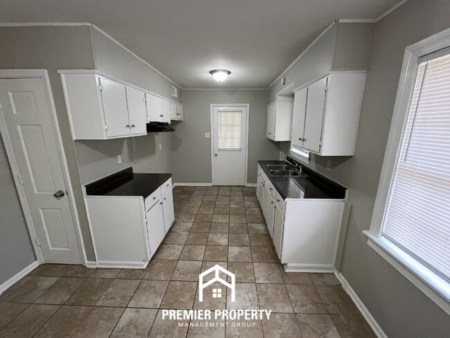 Foto del edificio - 3816 Cazassa Rd