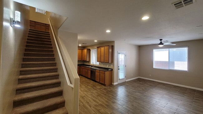 Foto del edificio - 3 br, 2.5 bath House - 7522 Perla Del Mar Ave