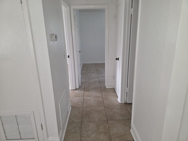 Foto del edificio - 2613 Sandusky Ave E