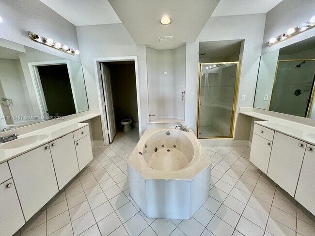 Foto del edificio - 10770 NW 66th St