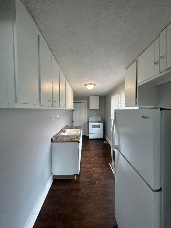 Foto del edificio - 1303 S Elm St