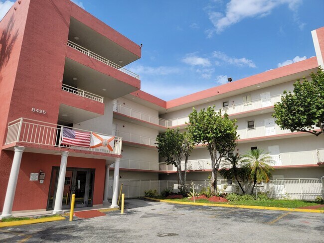 Foto del edificio - 8425 NW 8th St