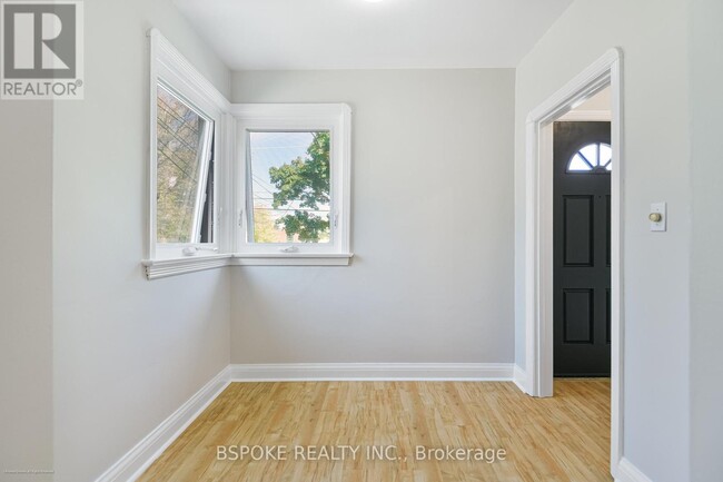 Building Photo - 70 Jopling Ave N