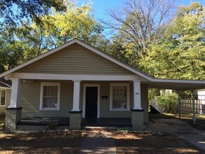 Building Photo - 831 Watkins St Building Photo - 831 Watkins St