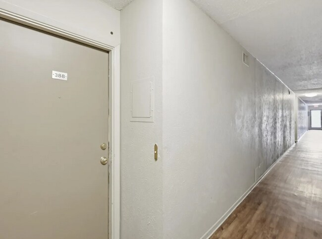 Foto del edificio - 4851 Cedar Springs Rd