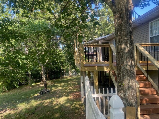 Building Photo - Furnished 4 Bedroom 3 Bath House in Kimberling City, MO with 2 car garage-Seasonal Lake View