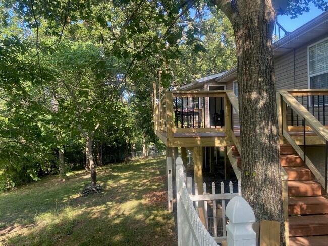 Foto del edificio - Furnished 4 Bedroom 3 Bath House in Kimberling City, MO with 2 car garage-Seasonal Lake View