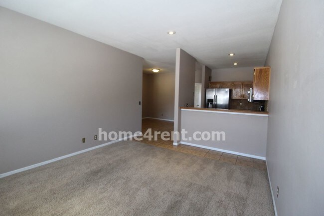 Building Photo - 1202 N Mart-way Dr
