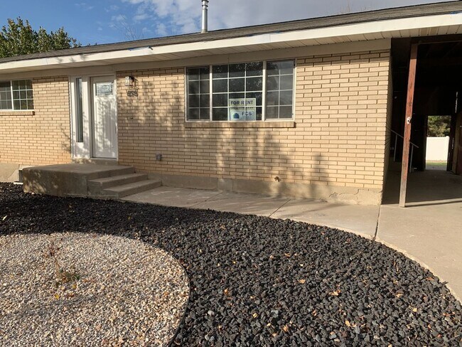 Foto del edificio - Cozy 4 bedroom 2 bath home in Woods Cross