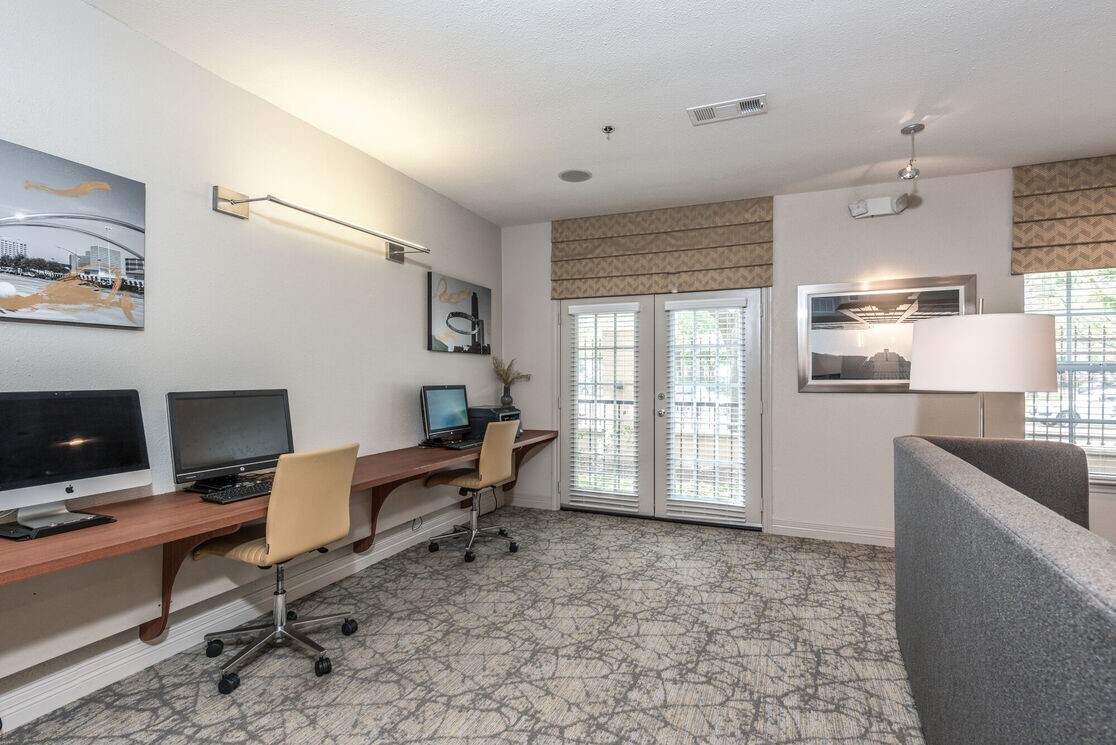 Primary Photo - 5800 Woodway Dr