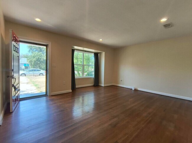 Foto del edificio - 2317 Live Oak St