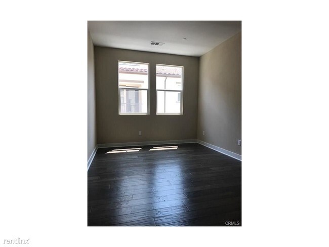 Foto del edificio - 545 W Foothill Blvd